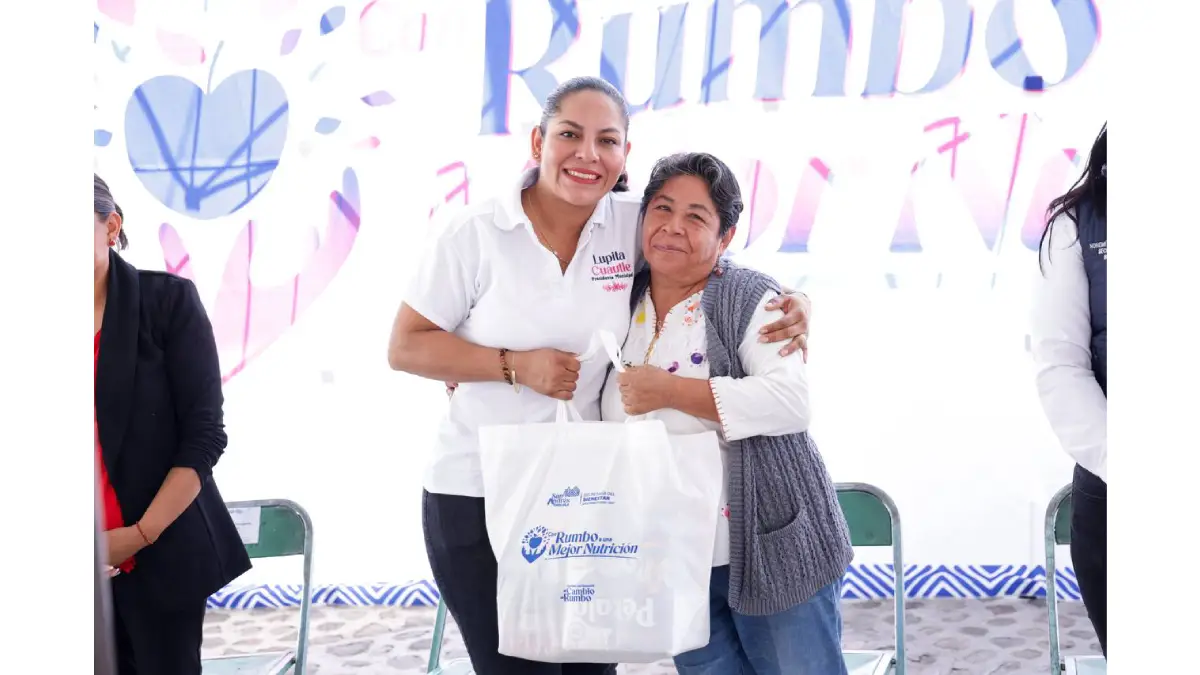 Continúa Lupita Cuautle con entrega de apoyos alimentarios a familias sanandreseñas