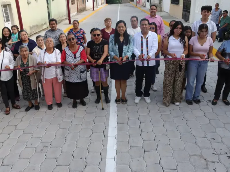 Ariadna Ayala, presidenta de Atlixco, entrega obra de alto impacto social en Metepec.