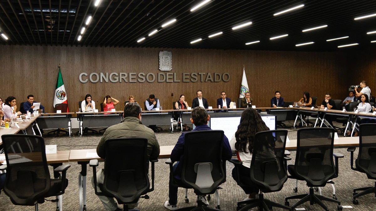 Congreso de Puebla prevé bajar pena mínima por ciberasedio a seis meses de prisión