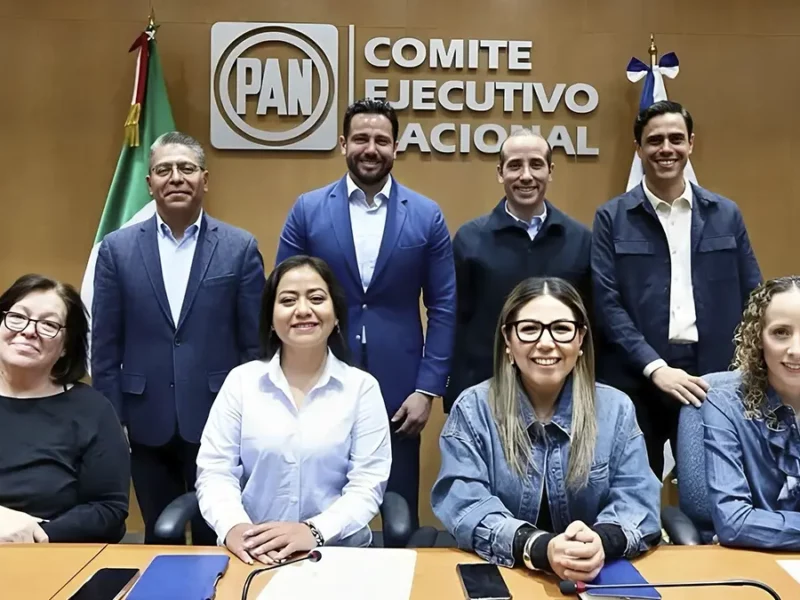 Marcos Castro se queda en la coordinación de diputados locales del PAN