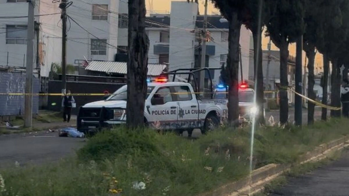 Muere motociclista tras chocar contra un poste en el bulevar Xonacatepec 