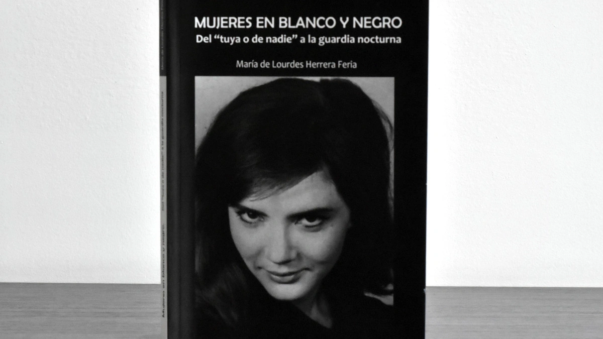 228 fotografías ilustran los roles de las mujeres durante casi un siglo