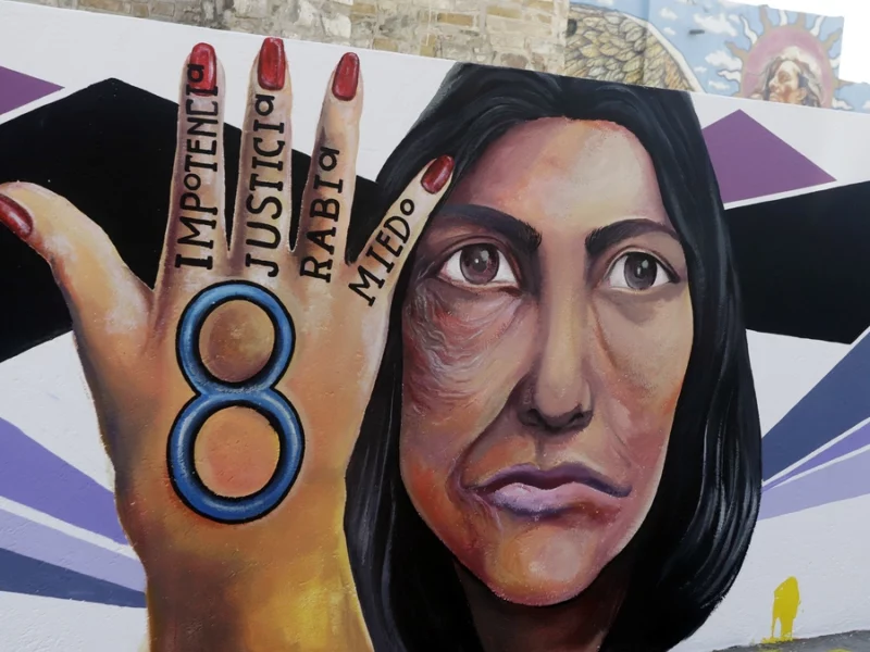 Borran mural en honor a víctimas de ataques con ácido en Puebla