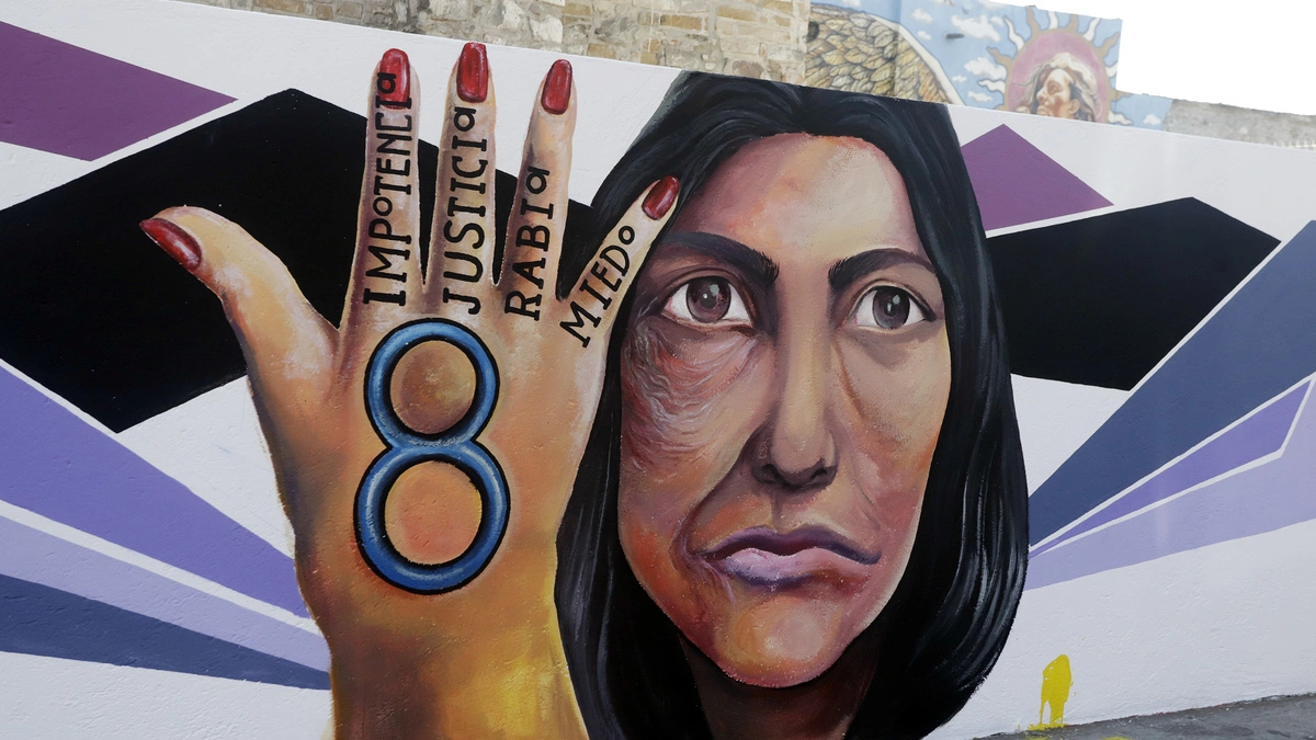 Borran mural en honor a víctimas de ataques con ácido en Puebla