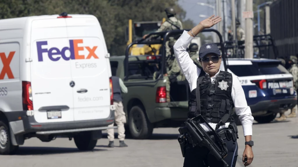 La mañana de este jueves, sorprendió a usuarios el operativo sorpresa contra robo de vehículo en la México-Puebla.