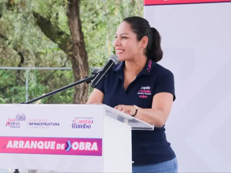Comienza Lupita Cuautle obra de pavimentación ahora en colonia Concepción Guadalupe