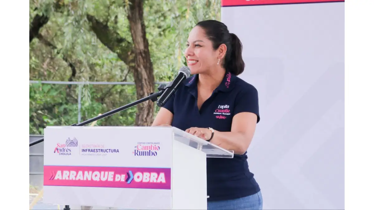 Comienza Lupita Cuautle obra de pavimentación ahora en colonia Concepción Guadalupe