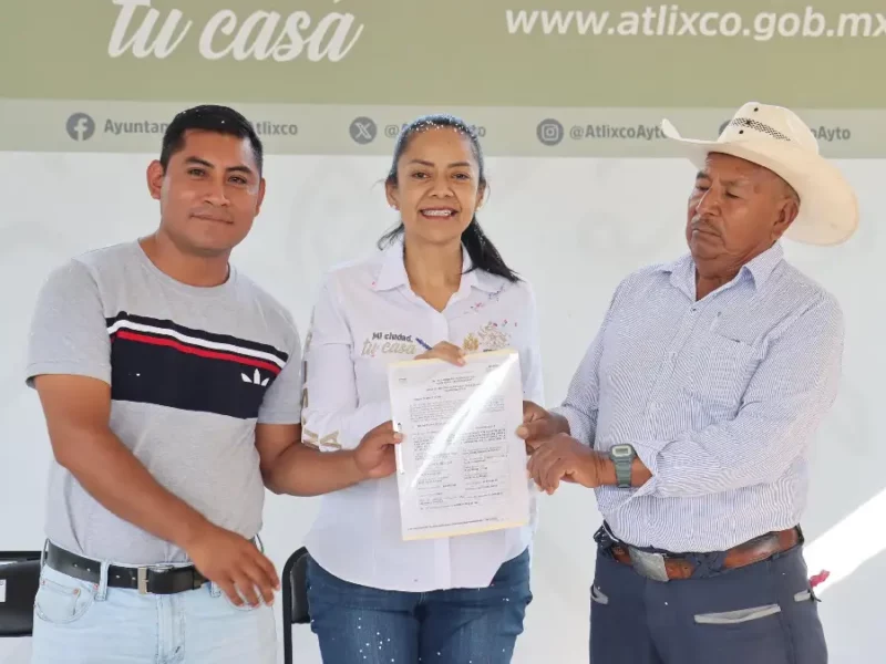 Ariadna Ayala, Presidenta de Atlixco, beneficia a más de 1,800 habitantes con la entrega de pavimentación en San Miguel Ayala