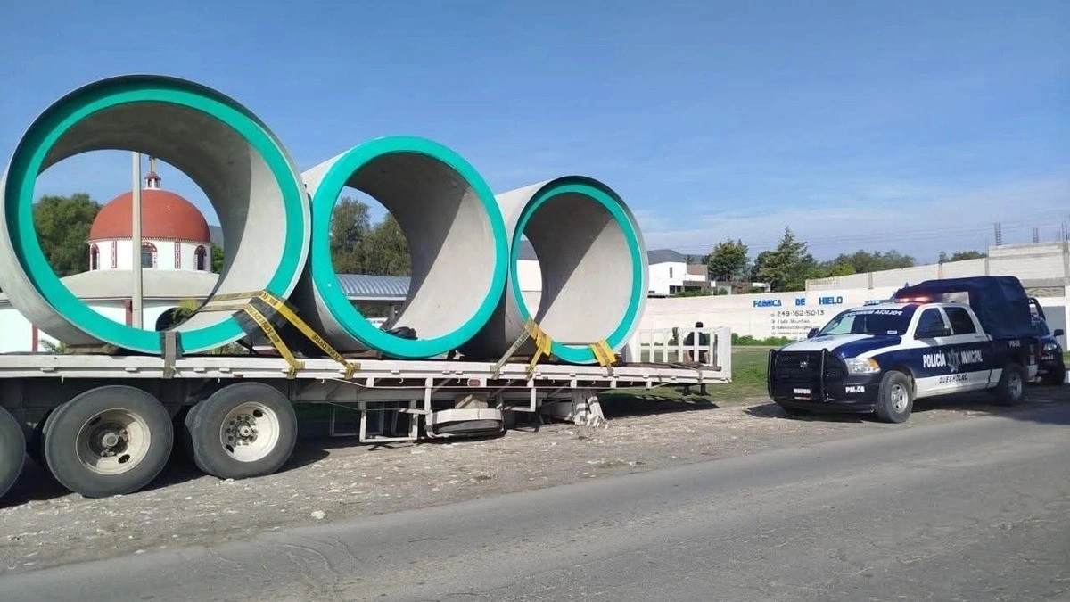 En Palmar de Bravo encuentran plataforma de tráiler robada en Tecamachalco