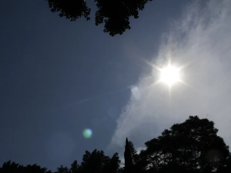 Alertan por radiación extrema en Puebla capital y piden protegerse del sol 