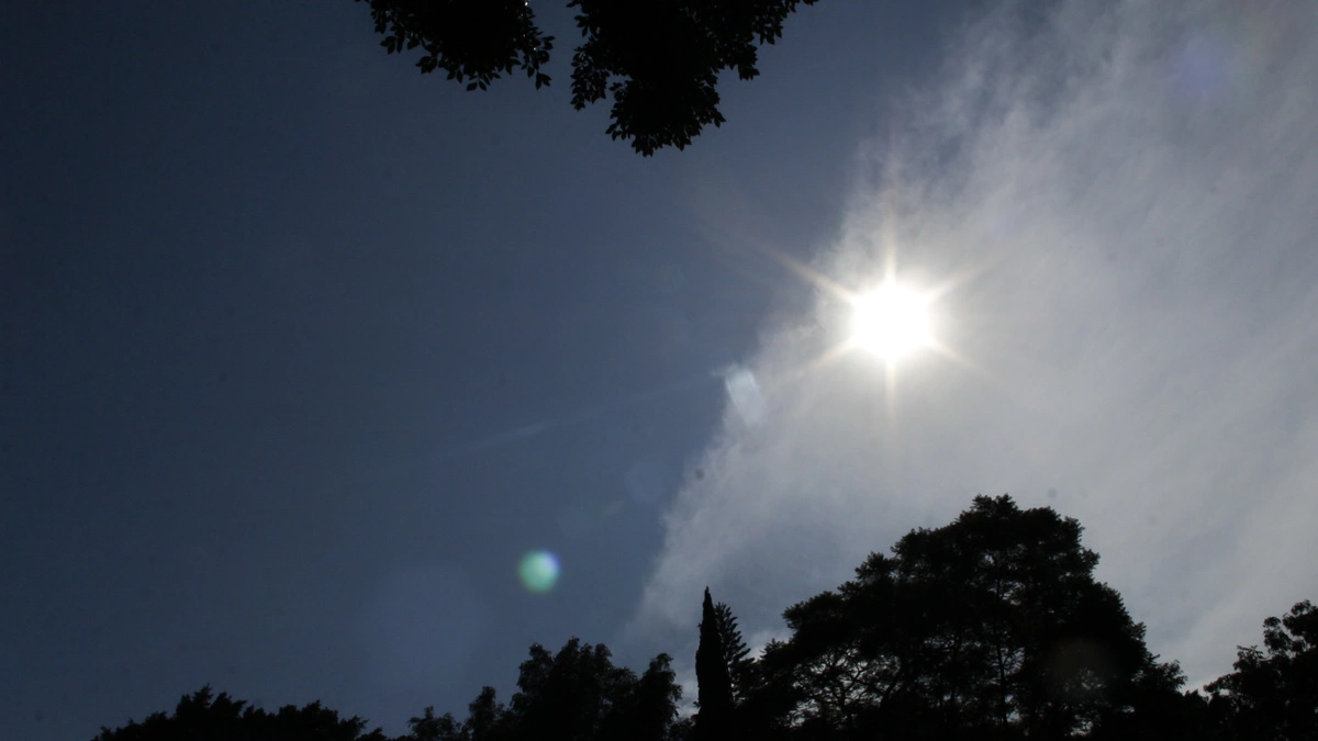 Alertan por radiación extrema en Puebla capital y piden protegerse del sol 
