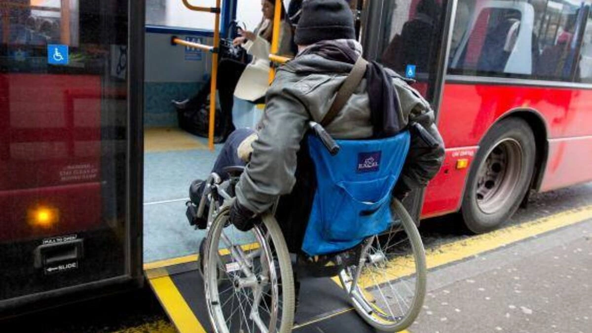 Buscarán que transporte público de Puebla tenga rampas para personas con discapacidad 