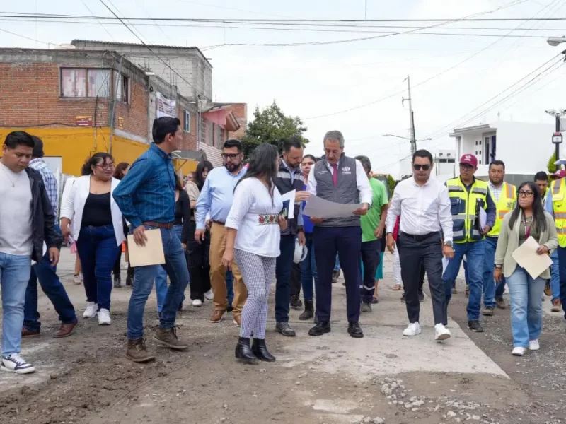 Supervisa Pepe Chedraui rehabilitación vial en la colonia Aquiles Serdán