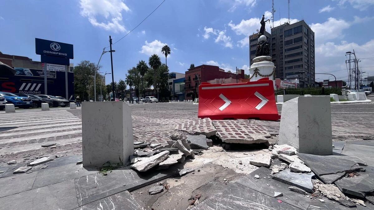 Ni un año duró la rehabilitación en la Avenida Juárez; así luce la zona  