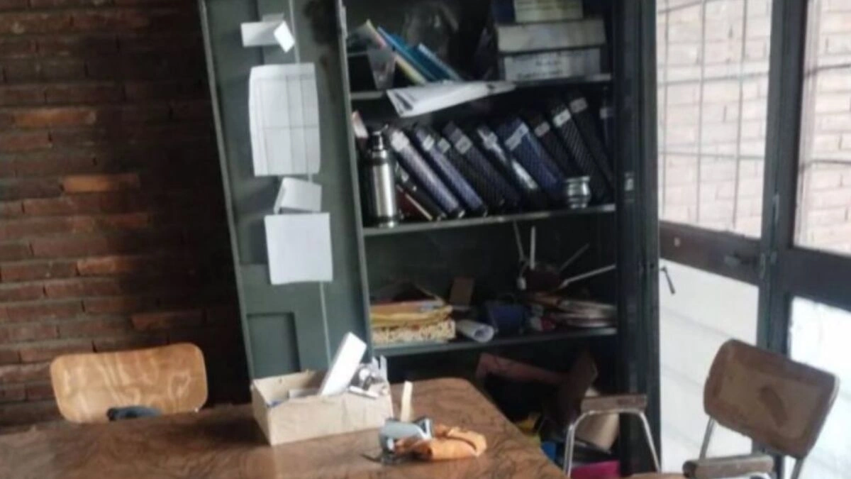 Roban equipo electrónico y herramienta del Instituto de Estudios Superiores en Ingeniería