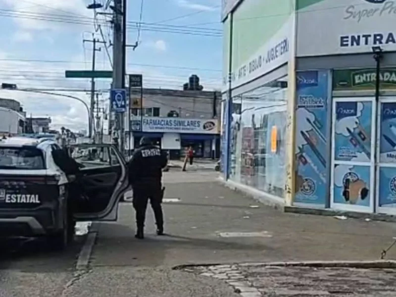 Ladrones saquean papelería y salón de fiestas en Loma Bella