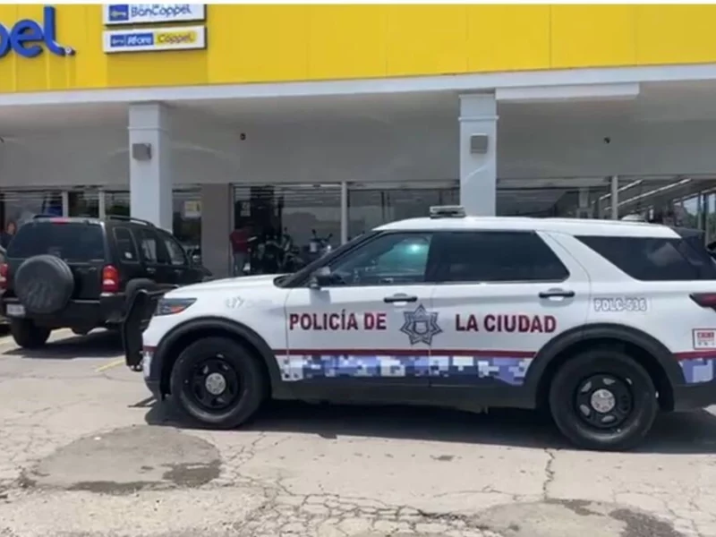 Durante violento asalto delincuentes roban celulares en Coppel Torrecillas
