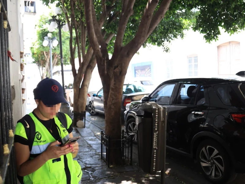 Denuncian a supervisores de parquímetros por hacer cobros y pedir “mordidas”  