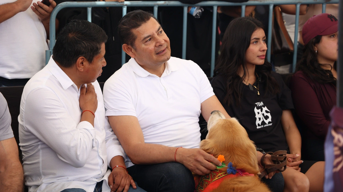 Llama Armenta a los presidentes municipales a salir de sus oficinas 