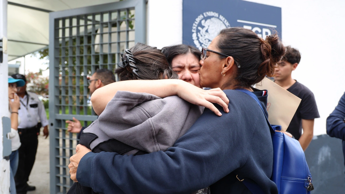 CDH investiga detención de cuatro integrantes de colectivas en marcha por desaparecidos en Puebla 