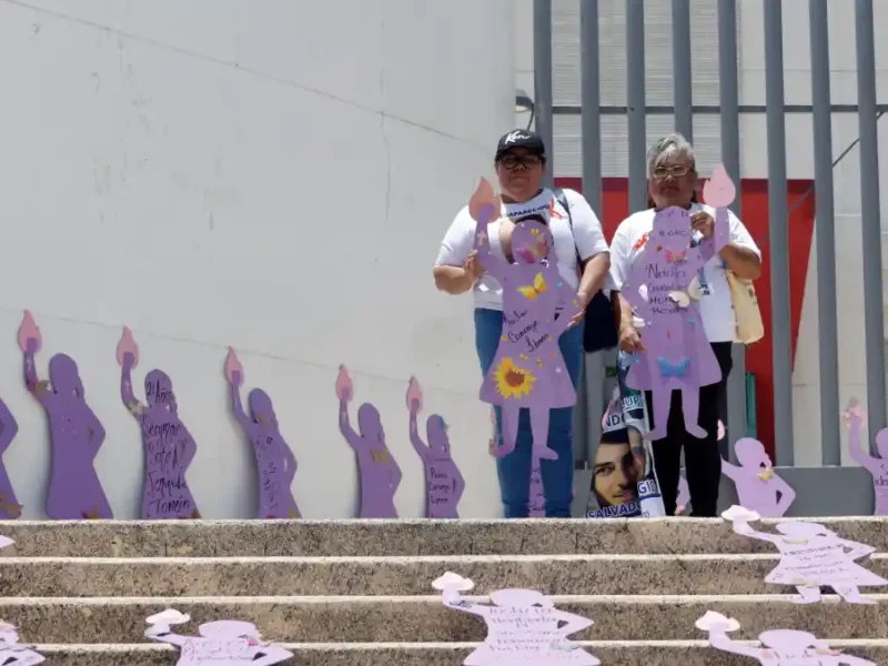 Colectivo denuncia cobros de casi 3 mil pesos por exhumación de cadáveres en Puebla.