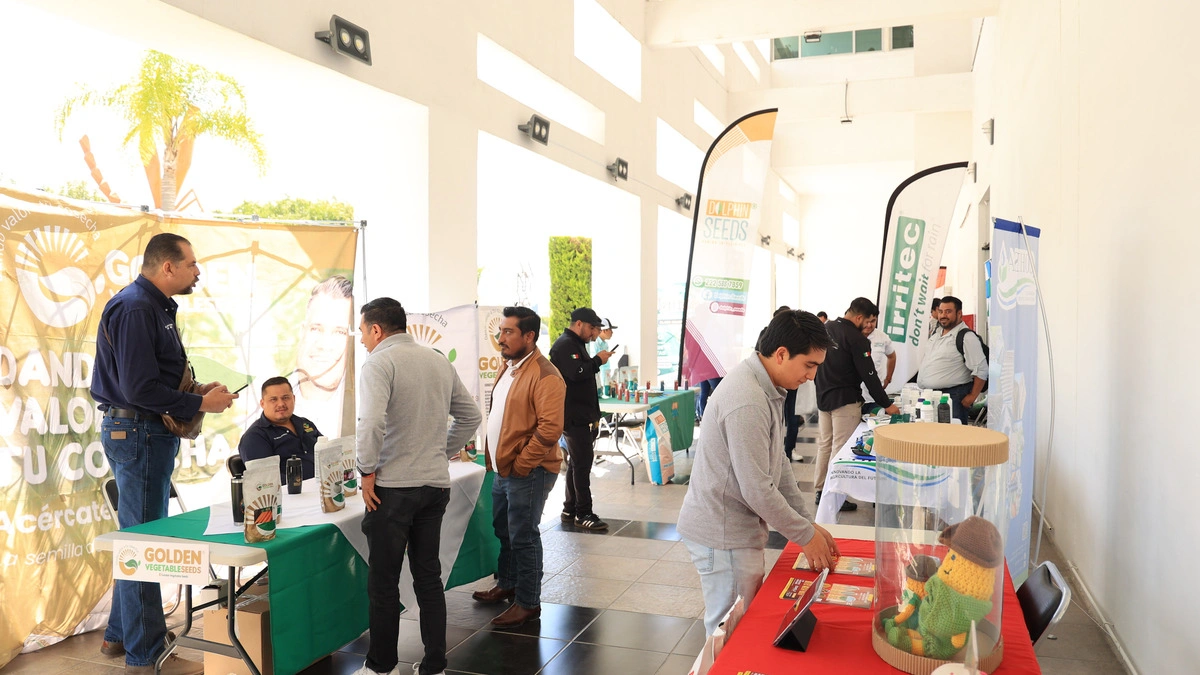 Innovación en manejo de agua y mecanismos de cultivo en la Expo Hortícola BUAP 2025  