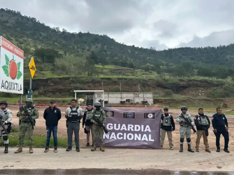 Localizan gasolinera clandestina que simulaba vender jitomate en Aquixtla.