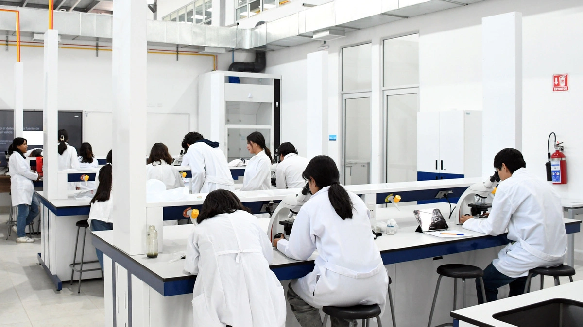 Obtiene Ingeniería Biomédica dictamen que avala su calidad académica