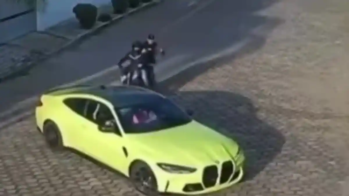 Motociclistas intentan asaltar al conductor de un BMW en Santa Cruz Buenavista.
