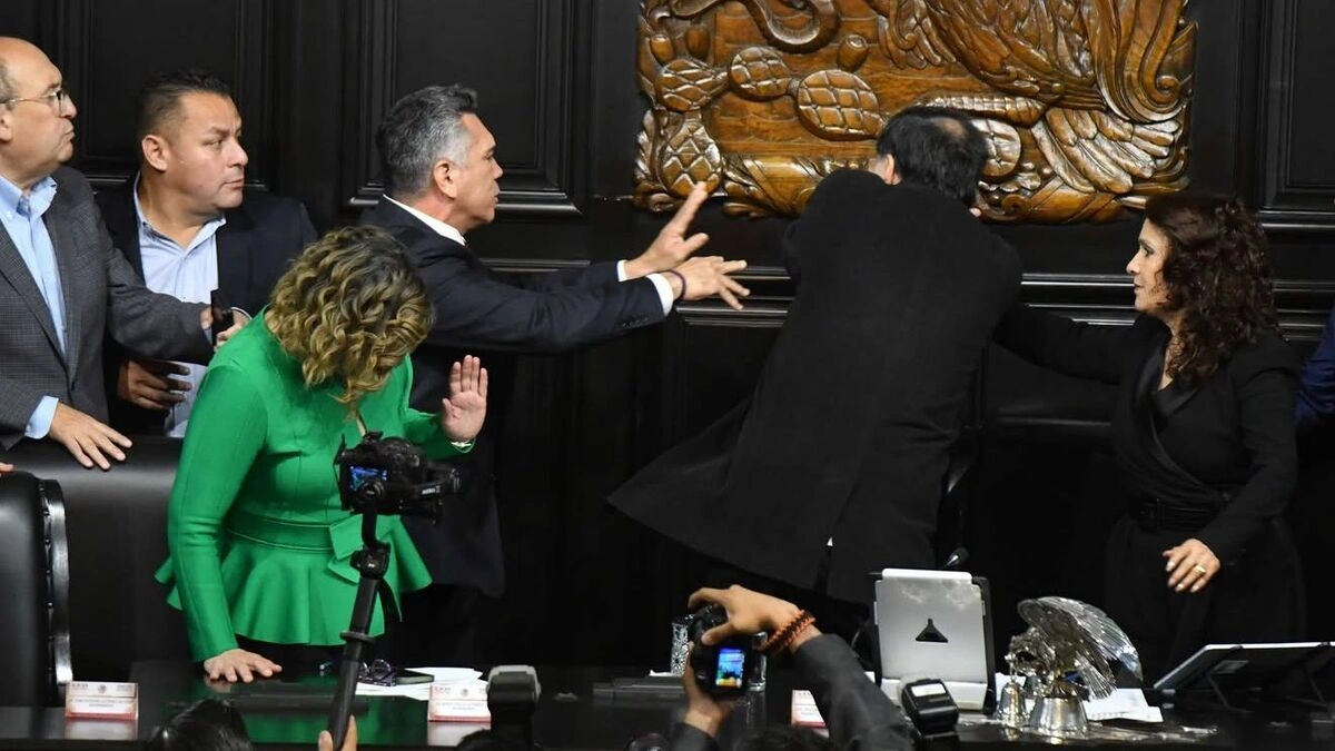 VIDEO: Noroña y Alito Moreno protagonizan pelea en el pleno del Senado