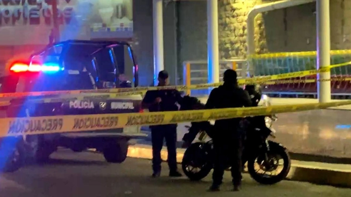 Ejecutan a abogado afuera del Bodega Aurrea de Tehuacán  