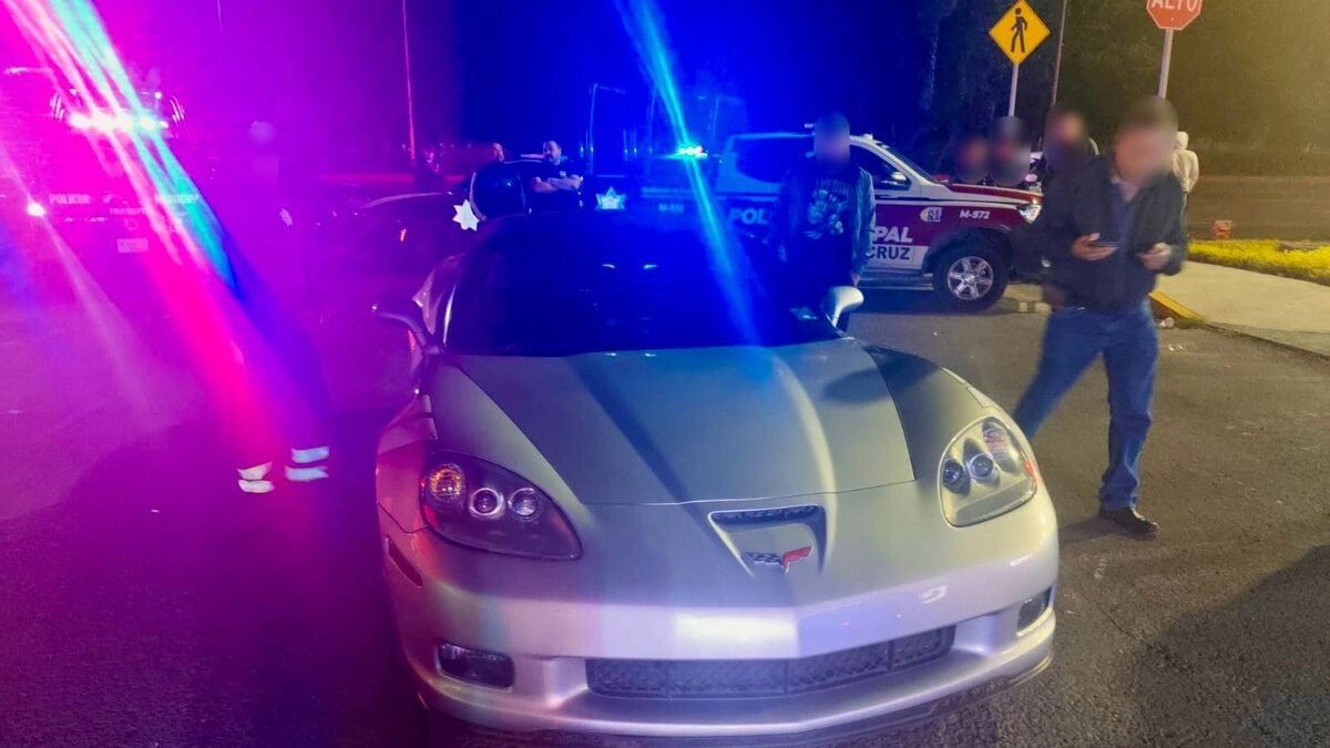 Un Corvette y 21 autos más fueron asegurados en operativos contra arrancones en Puebla  