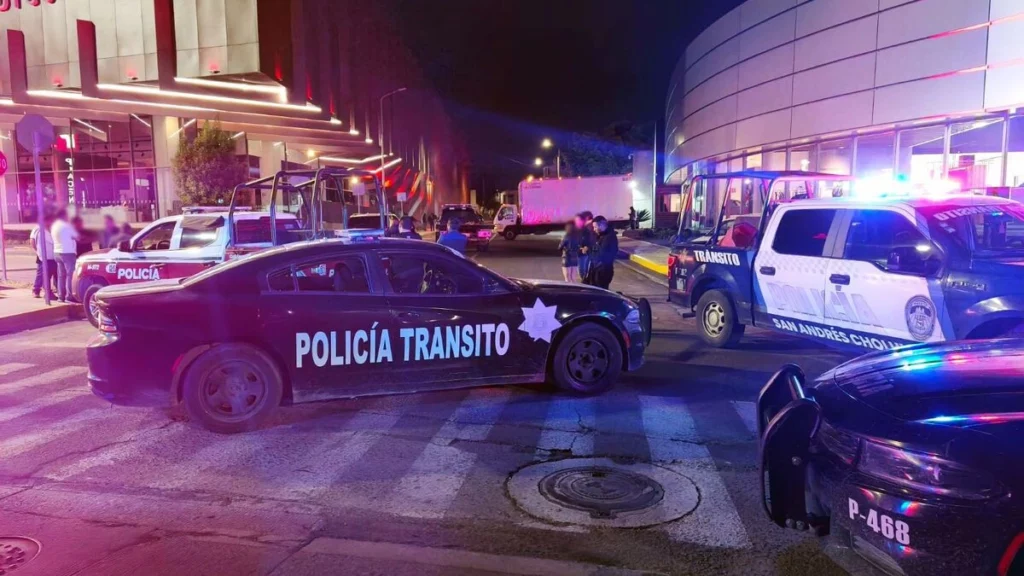 Los arrancones en Puebla no sólo dejaron un Corvette detenido, sino otros autos y motocicletas.