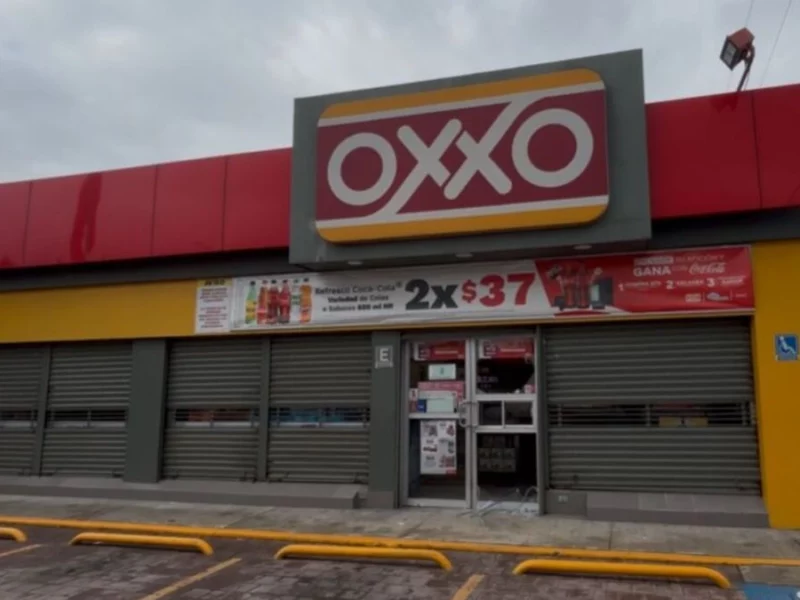 Roban con violencia dinero y mercancía del OXXO de la colonia Naciones Unidas