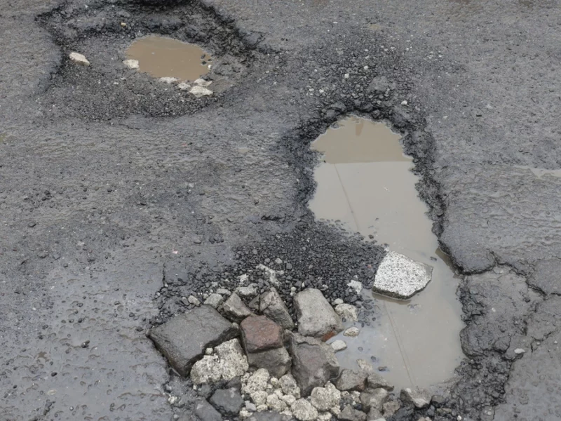 “Es una emergencia arreglar la ciudad perdida de Puebla llena de baches”: Armenta  