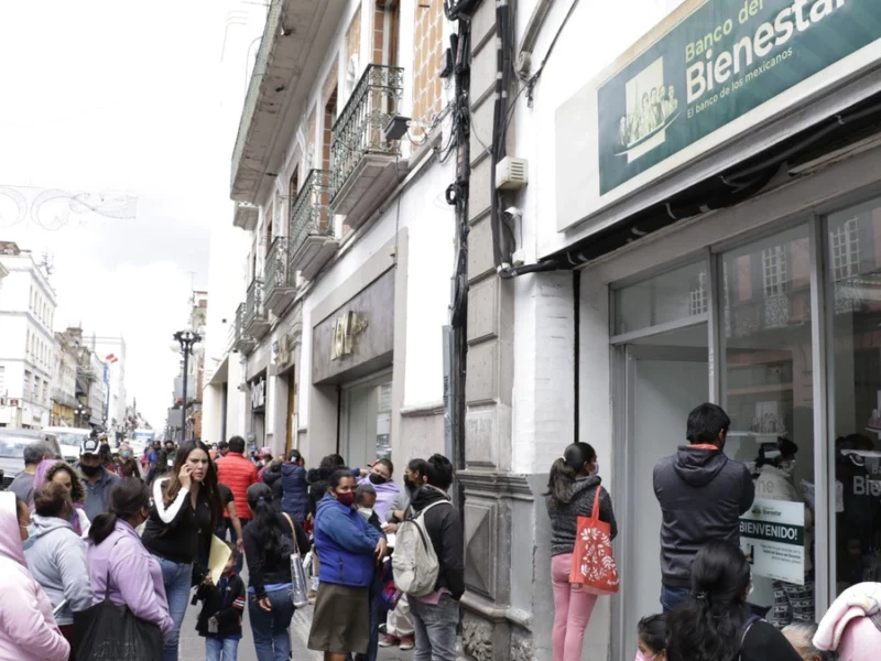 En 6 años de los gobiernos de Morena, baja casi 24% la pobreza en Puebla