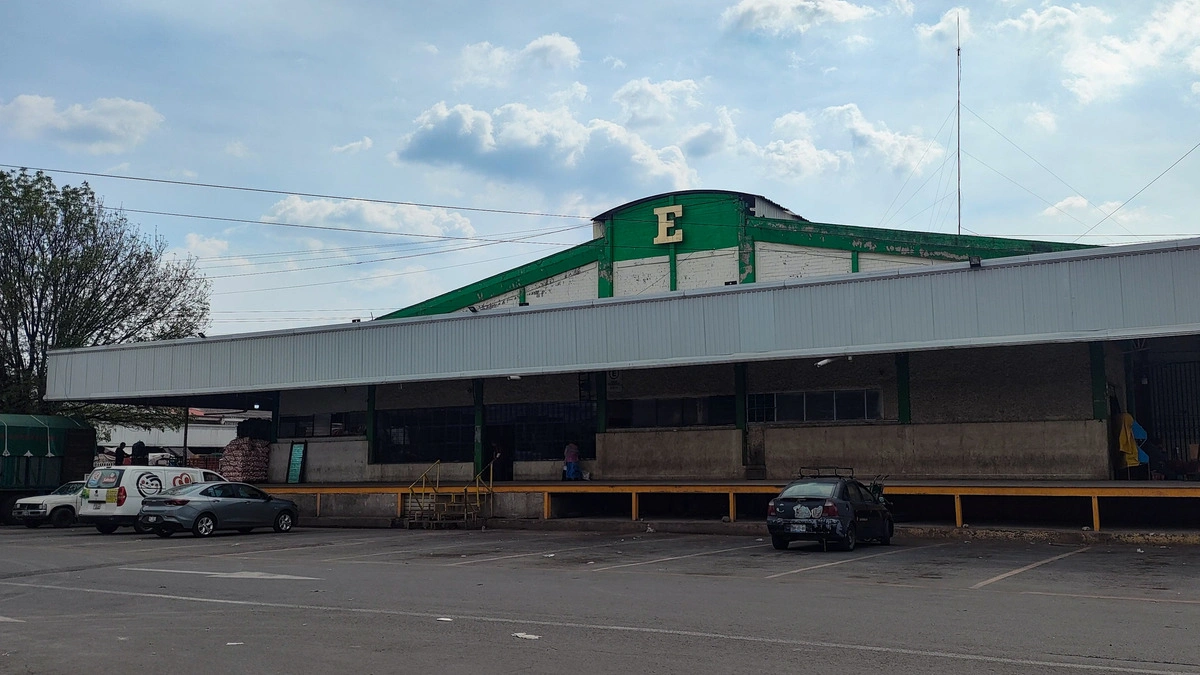 Comerciantes de la Central de Abasto piden estudios técnicos para construir la barda perimetral 