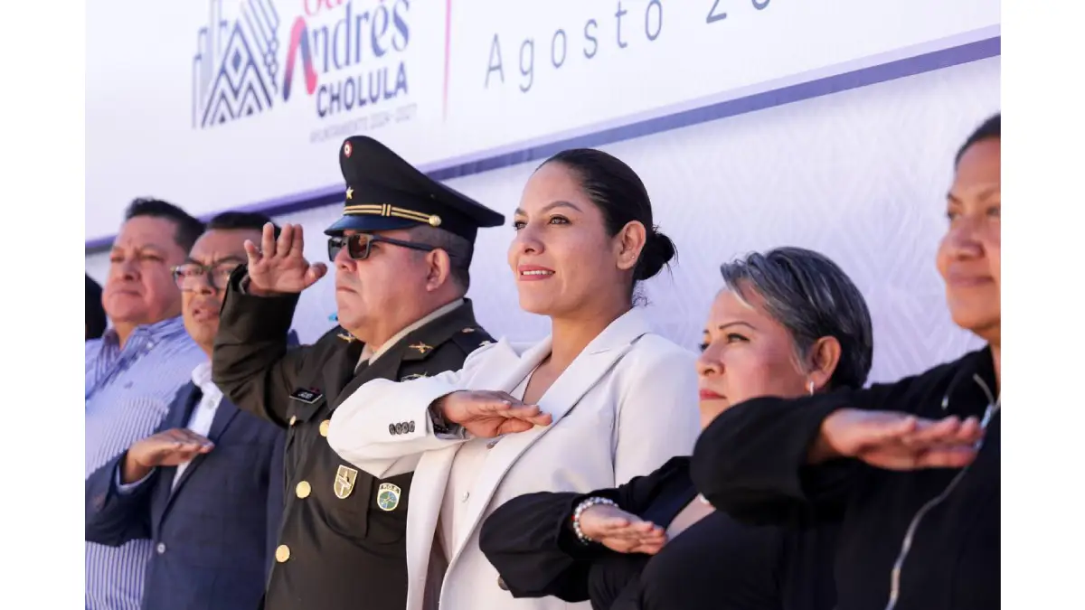 Promueve Lupita Cuautle principios de legalidad y transparencia en acto cívico