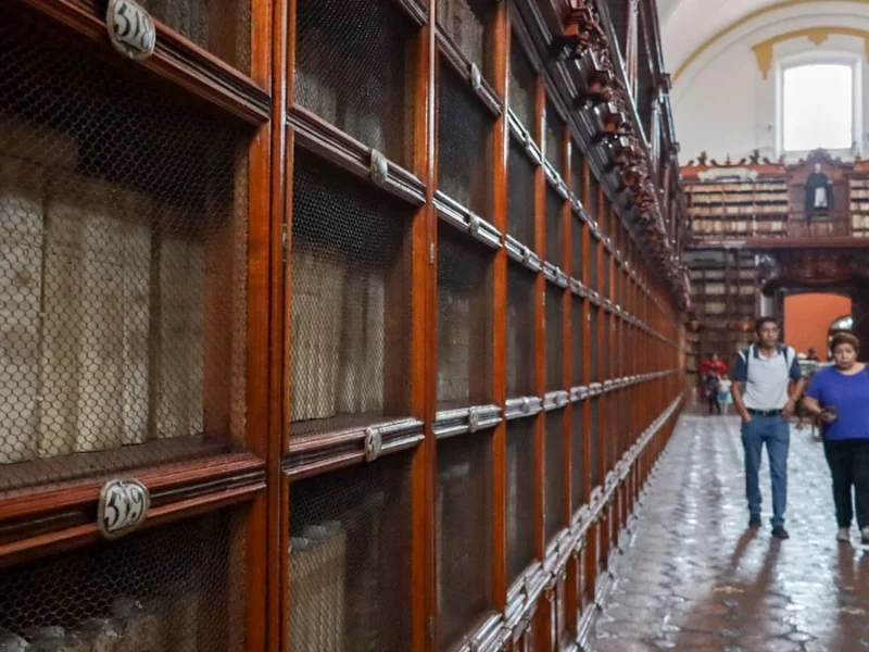 Instalaron “chips de ropa” en acervo de museos en Puebla; investigarán irregularidades  
