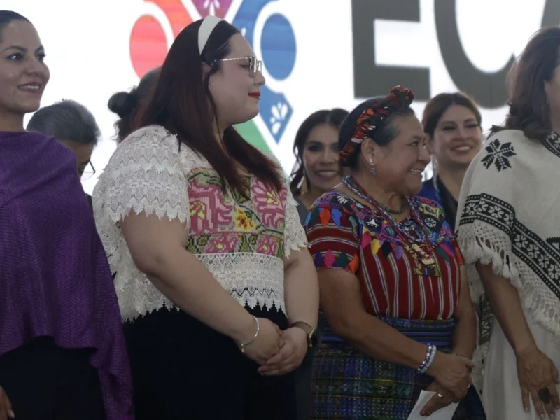 Ante Rigoberta Menchú, lanzan el Clúster de Cultura y Arte de Puebla  