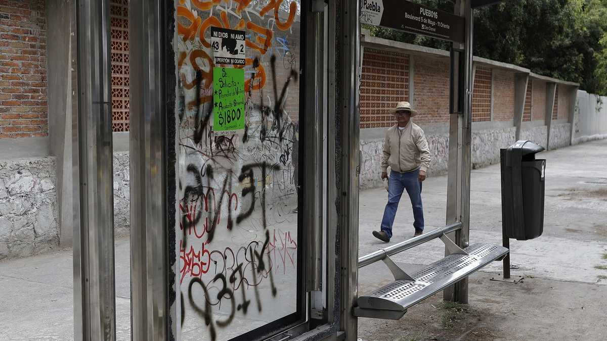 Llega al Congreso propuesta para concesionar los paraderos de Puebla capital por 10 años 