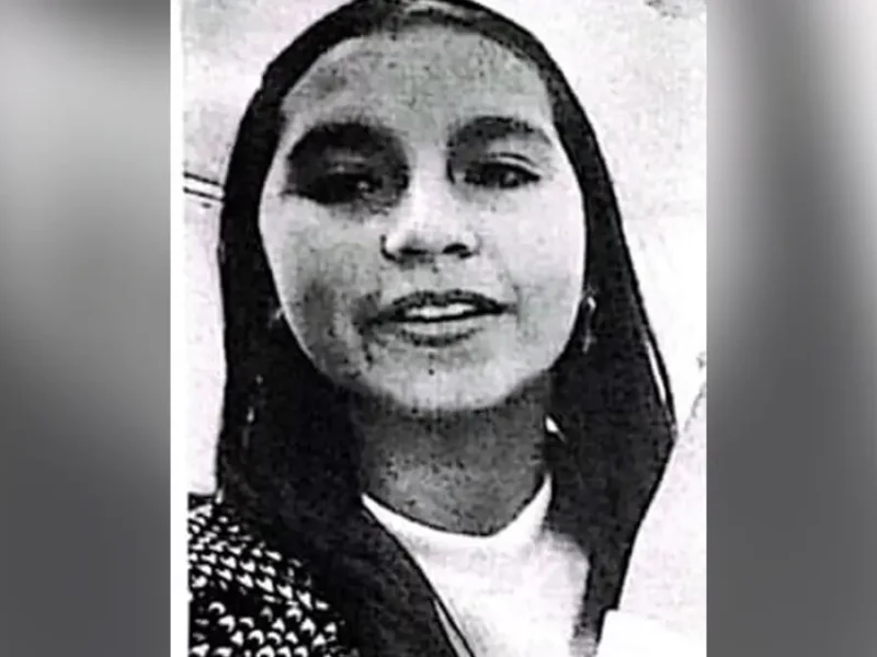 Activista reporta la desaparición de su hija Nelli Estelle Harrison Flores
