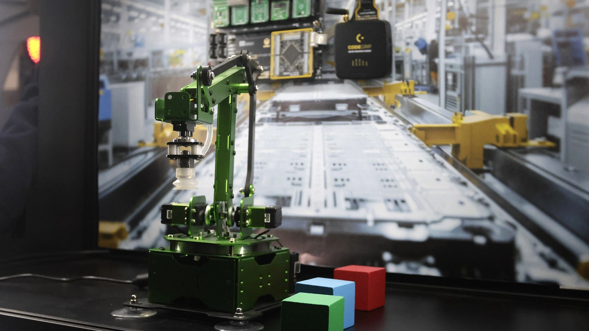 Anuncian llegada de expos a Puebla: abarrotes, tecnología e industria creativa  