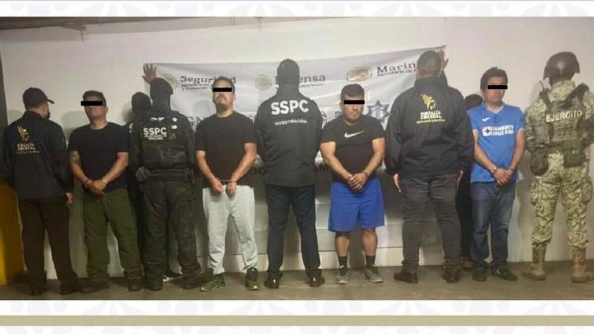 Detienen a funcionarios de seguridad pública vinculados a La Barredora