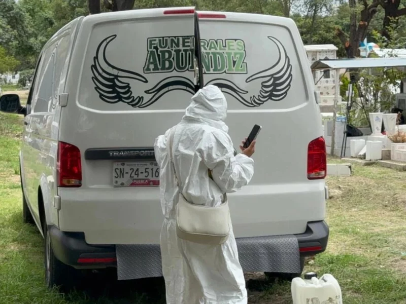 Funerarias hacen su agosto: pelean por cadáveres del Semefo en Puebla