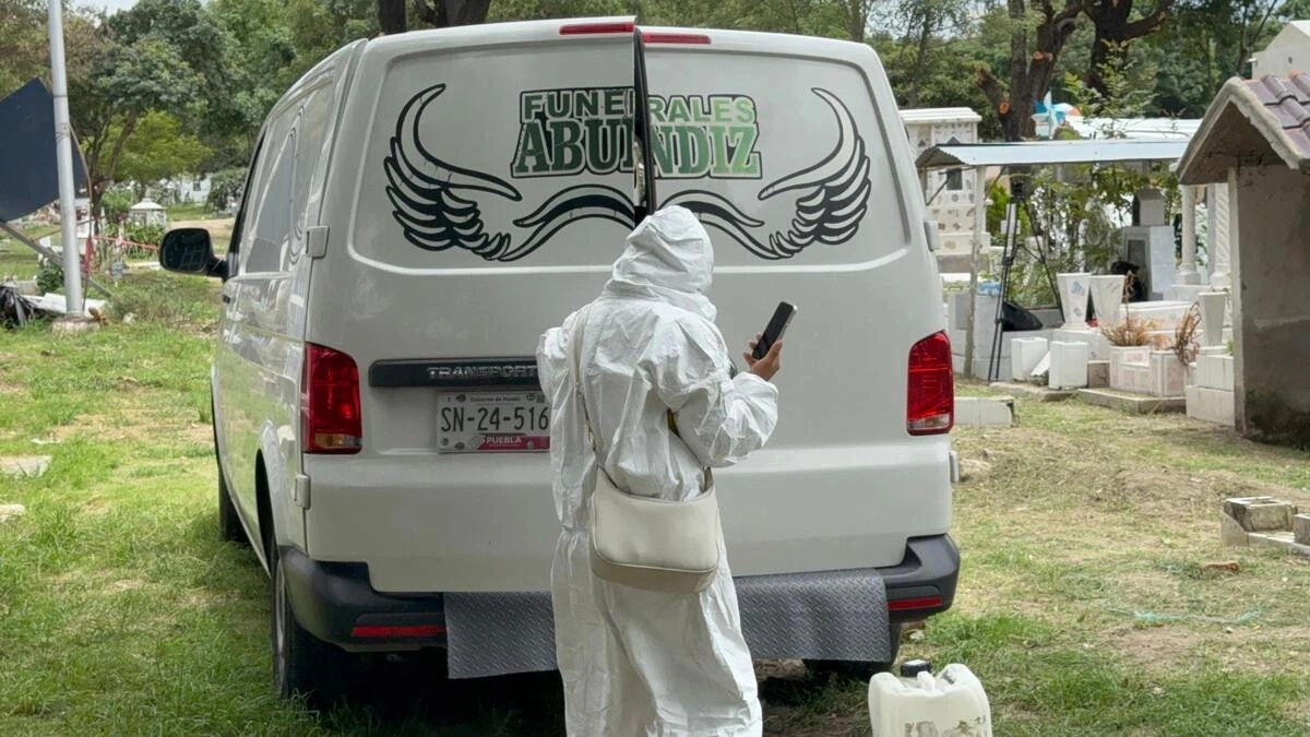 Funerarias hacen su agosto: pelean por cadáveres del Semefo en Puebla