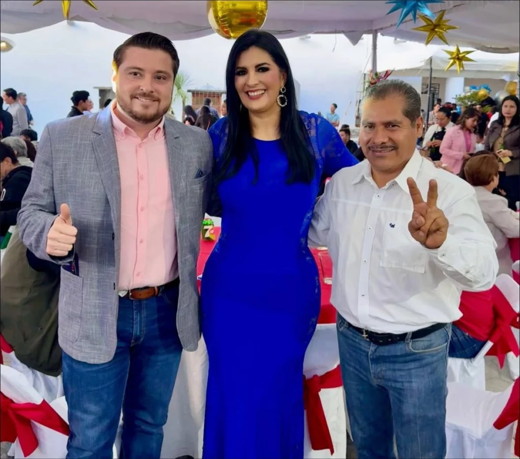 Al cumpleaños de Néstor Camarillo asistieron panistas-malandros como el alcalde de Venustiano Carranza, Marco Valencia y el expresidiario Inés Saturnino.