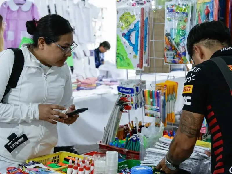 Madres solteras pagan más de 5 mil pesos en los gastos escolares de sus hijos 