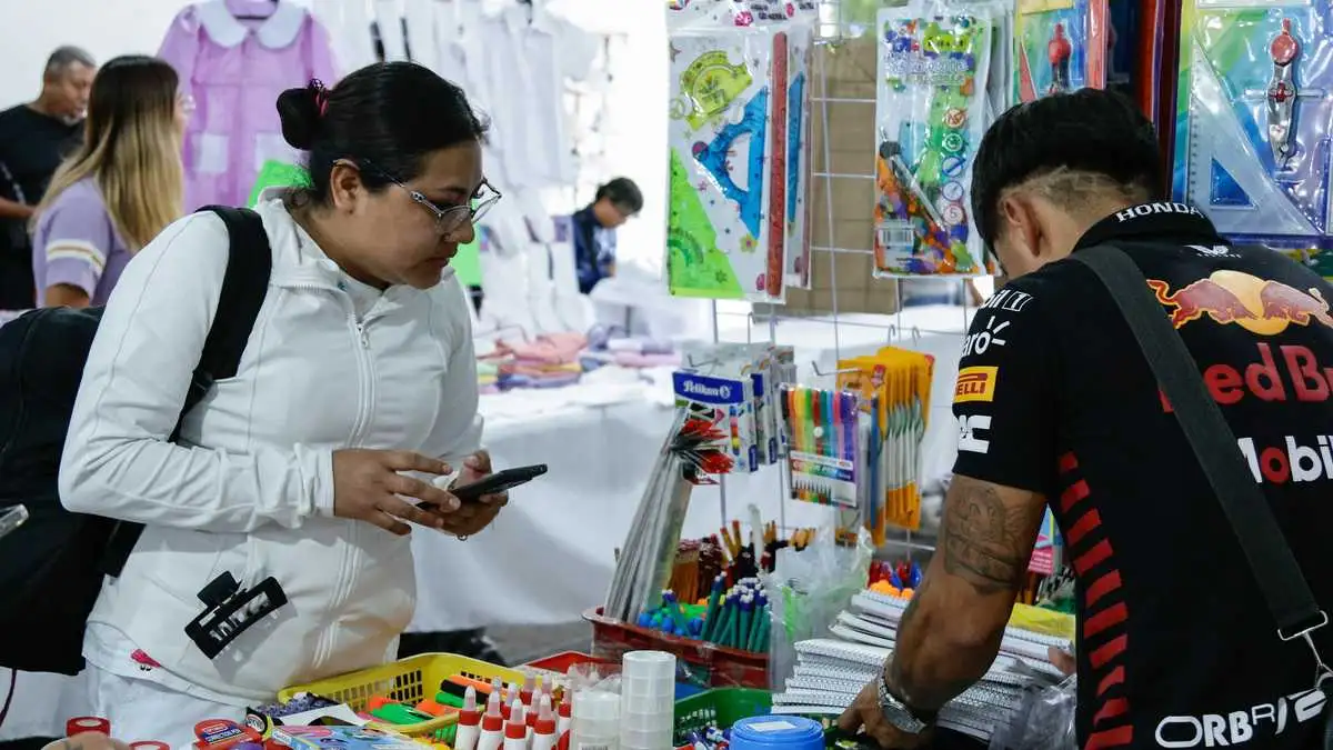 Madres solteras pagan más de 5 mil pesos en los gastos escolares de sus hijos 