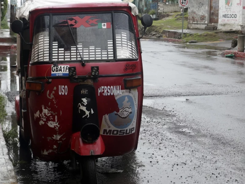 Armenta exige a presidentes municipales no promover la proliferación de mototaxis: ¡saquen las manos! 